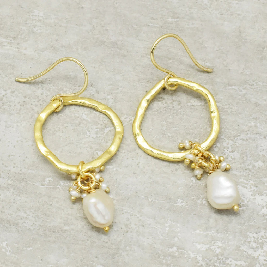 Rockpaperflower Freshwater Pearl Earrings