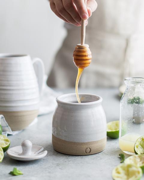 Farmhouse Pottery - Beehive Honey Pot w/ Wooden Dipper